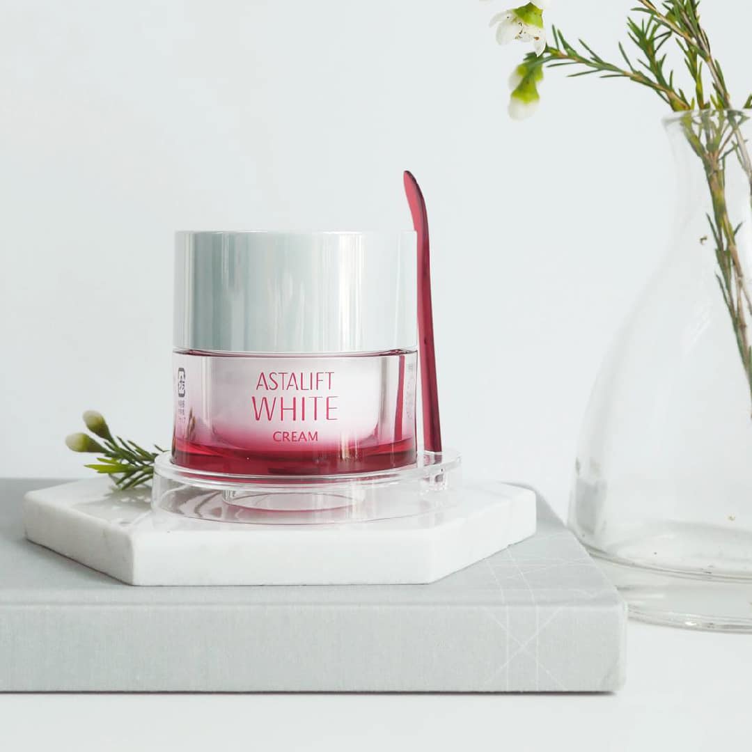 Kem dưỡng trắng da Fujifilm Astalift