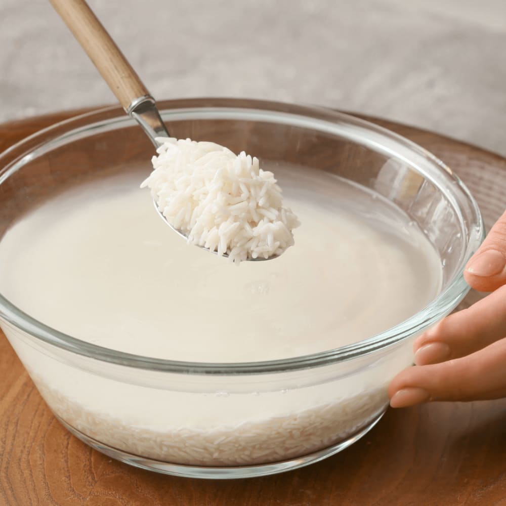 Cách làm trắng da mặt bằng nước vo gạo