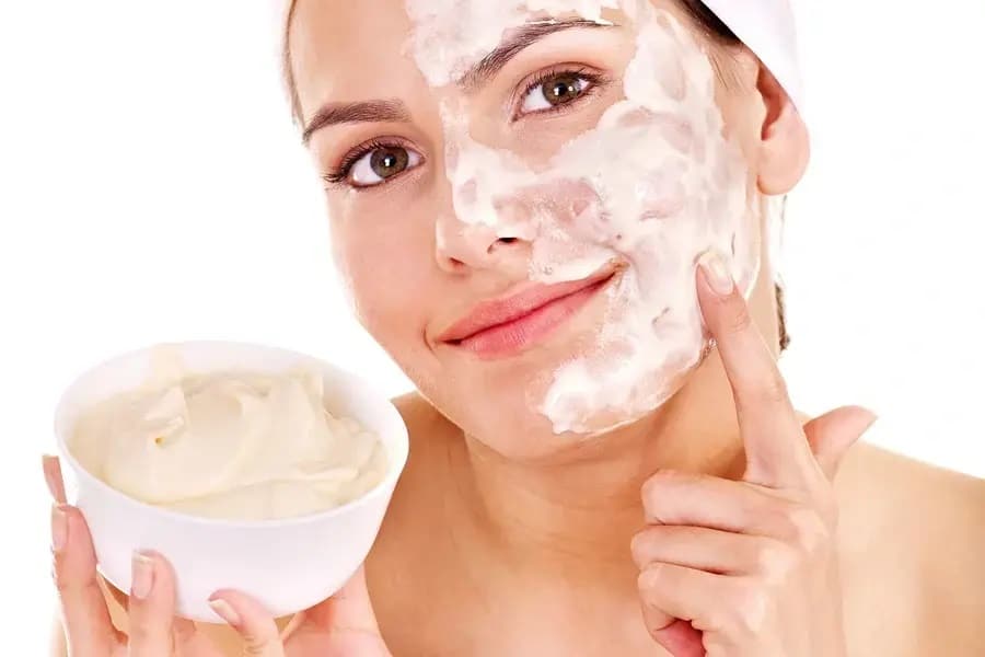 Làm trắng làn da mặt bằng sữa chua không đường